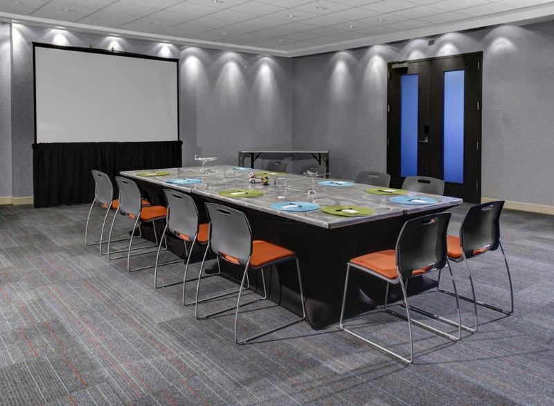 Aloft Downtown Hotel 4*