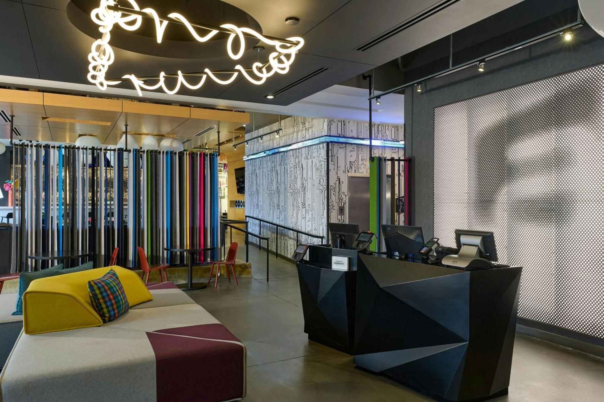 Aloft Downtown 4* Durham