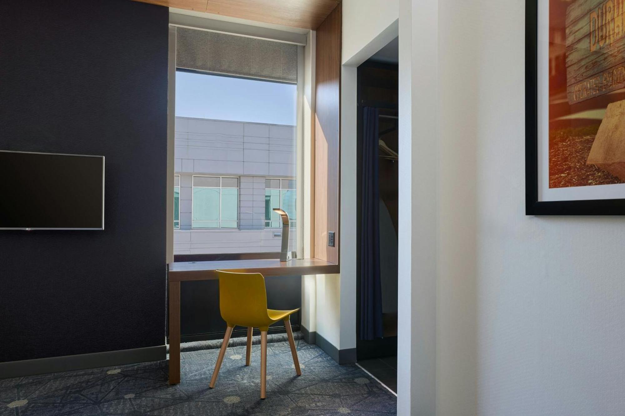 Aloft Downtown Hotel
