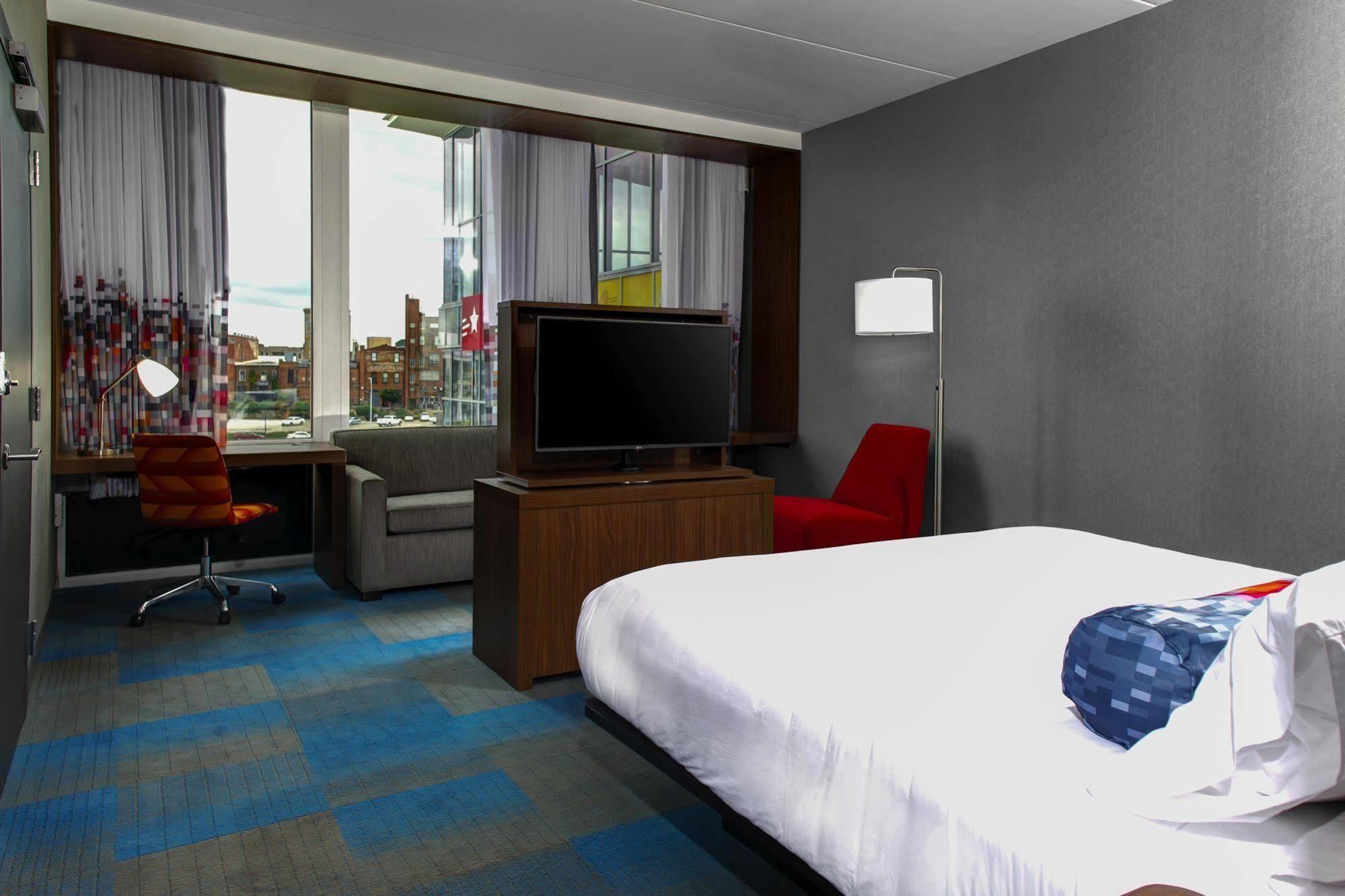 Aloft Downtown Hotel